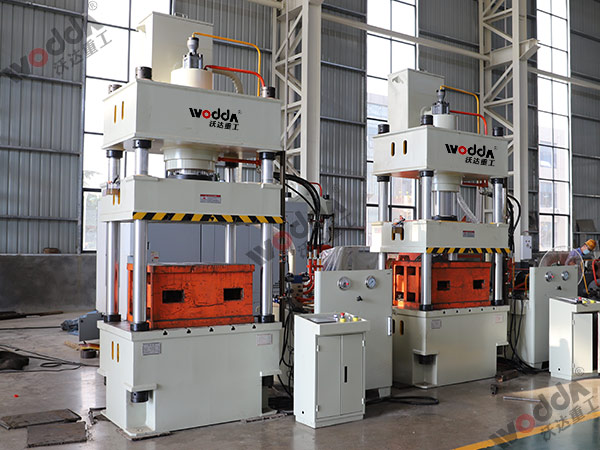 200噸四(sì)柱拉伸液壓機