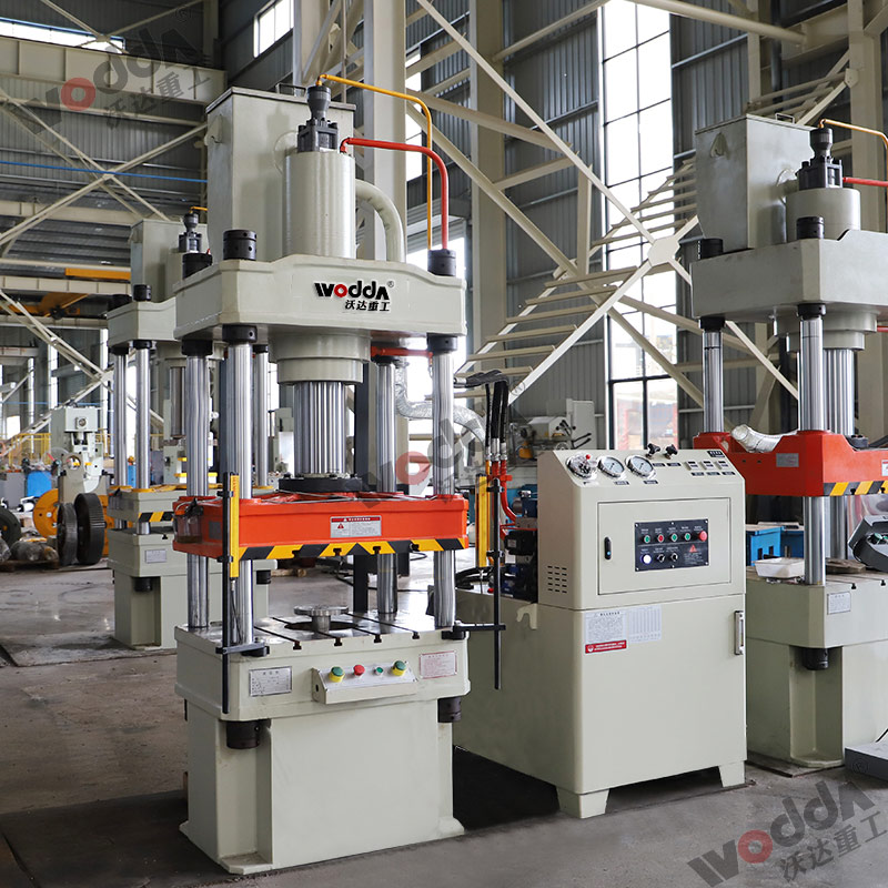 100噸三梁(liáng)四柱液壓機