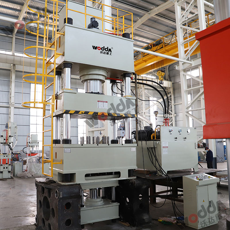 500噸(dun)四柱液壓(yā)機_多頂杆(gan)拉伸液壓(yā)機