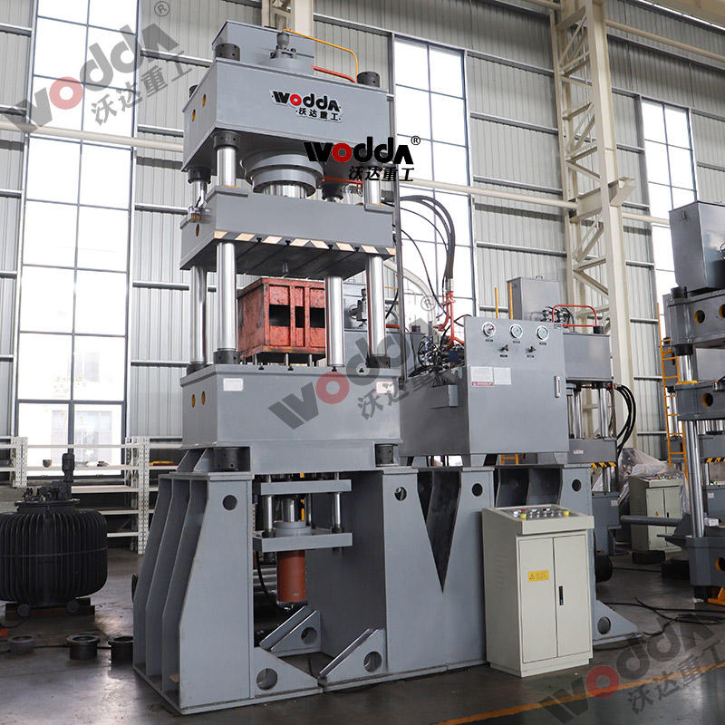 不鏽鋼(gāng)水槽拉伸液(ye)壓機