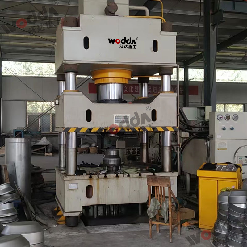 500噸封頭(tou)液壓機(ji)