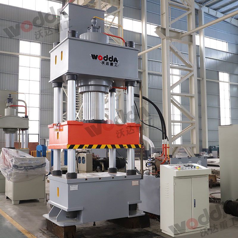 400噸(dūn)金屬成型(xíng)油壓機_四(si)柱拉伸液(yè)壓機