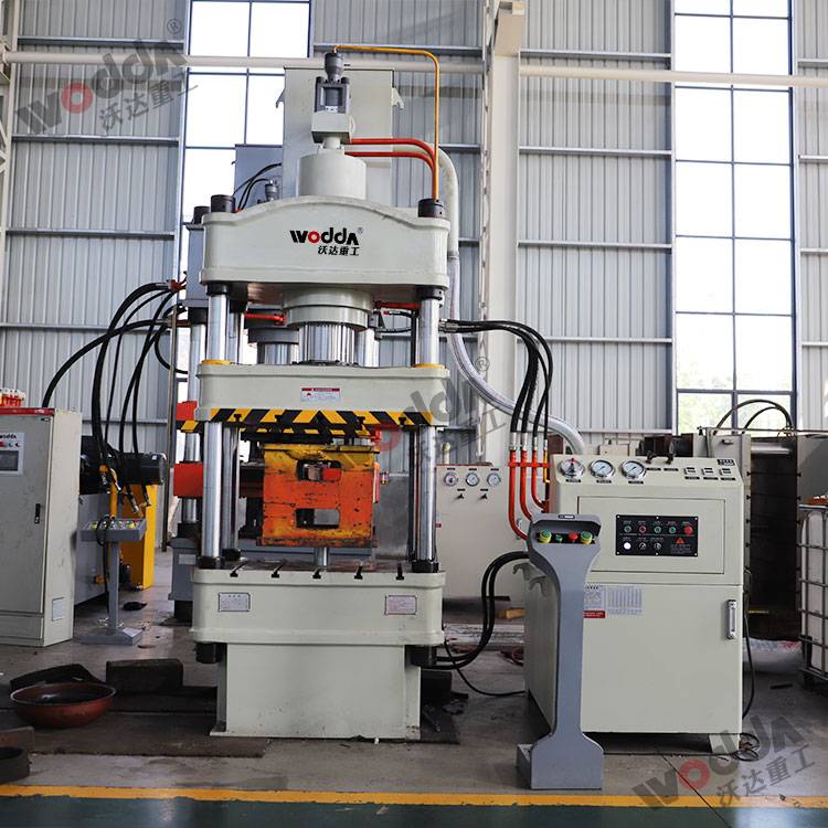 200噸拉伸(shen)液壓機