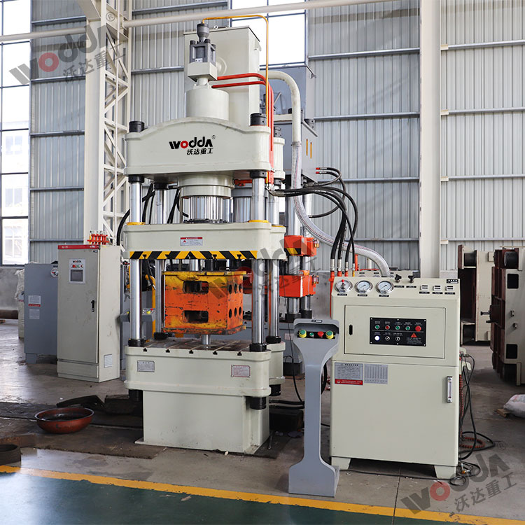 200噸拉伸(shen)液壓機