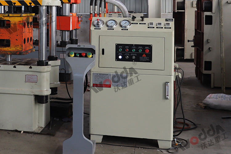 液壓(yā)機液壓系(xi)統與電器(qi)系統