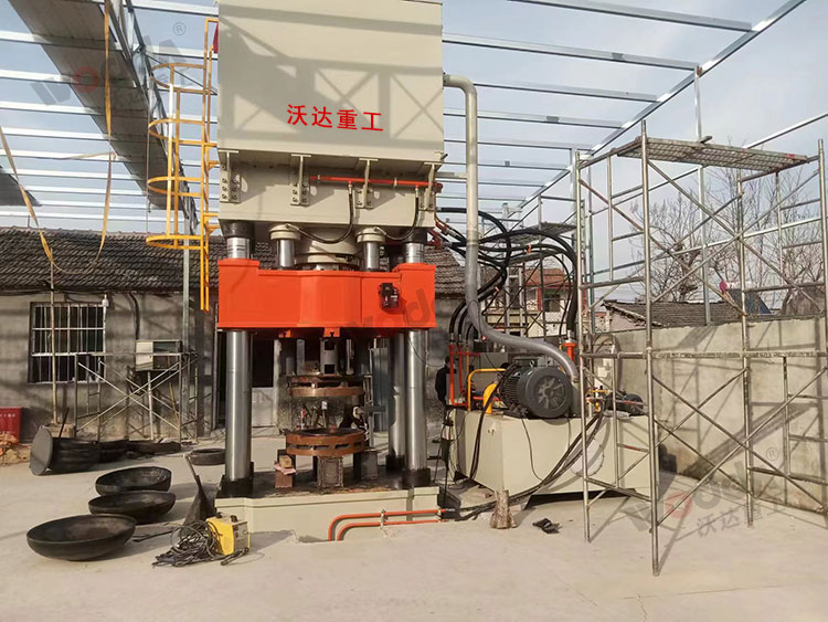 800噸(dun)封頭液(yè)壓機