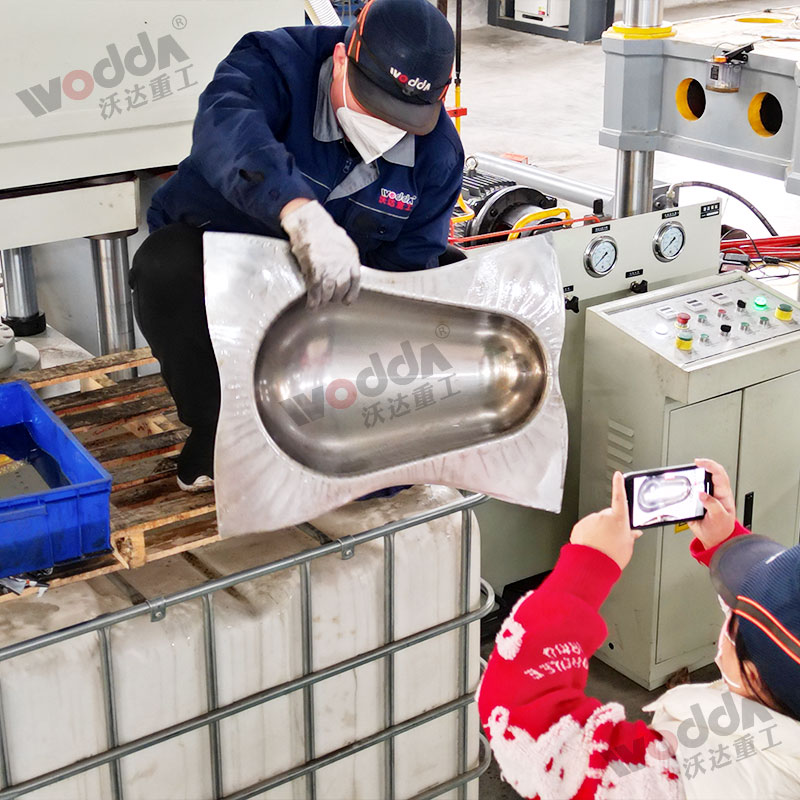 不鏽鋼蹲(dun)便器成品