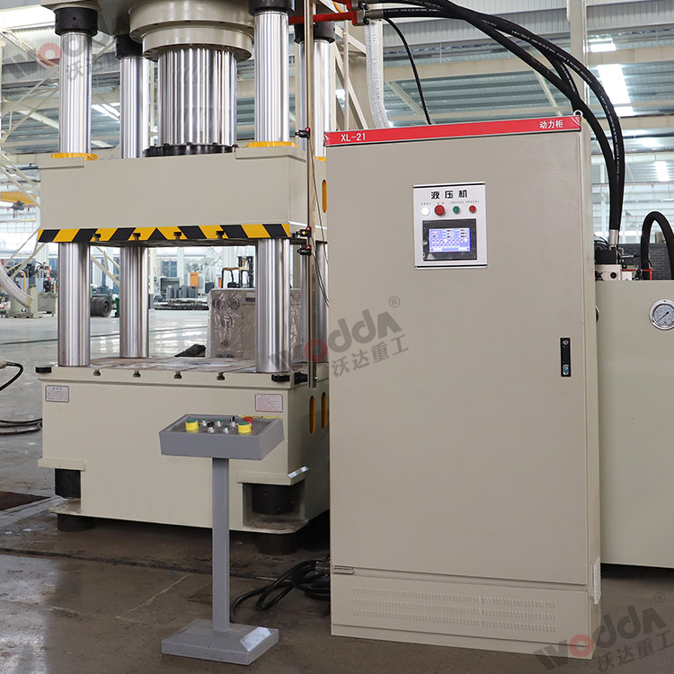 500噸拉伸液壓(ya)機（移動控制台(tái)、電氣櫃）