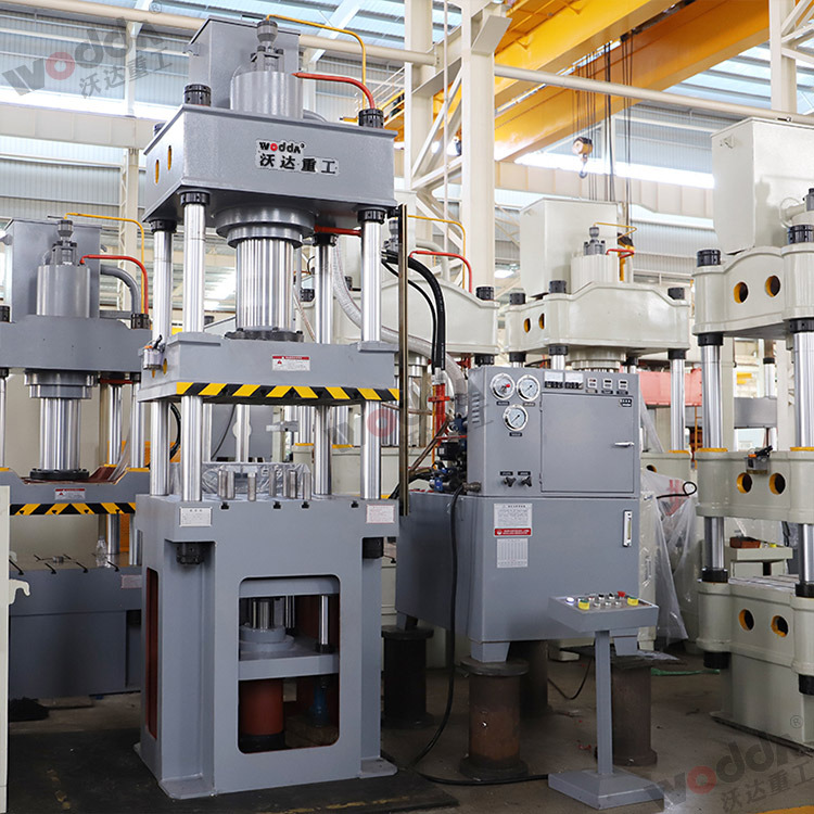 200噸多頂(dǐng)杆拉伸液壓機(jī)（圖2）