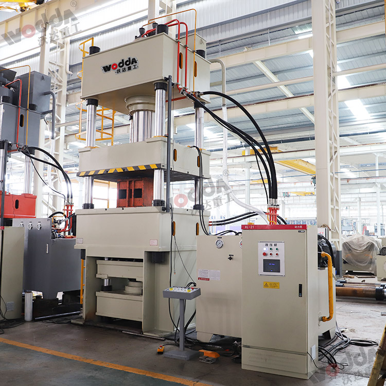 500噸多頂杆(gan)拉伸液壓(ya)機（圖2）