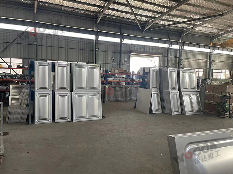 不鏽鋼水箱(xiāng)沖壓闆