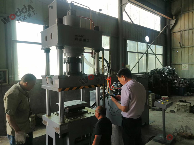 200噸(dun)不鏽鋼離心風機(jī)成型液壓機（圖2）