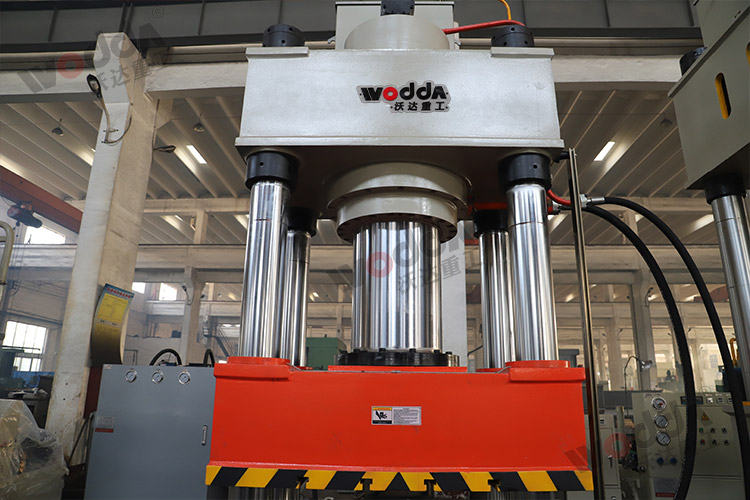 500噸動(dong)力電池電(diàn)芯鋁殼拉(la)伸液壓機(ji)機身