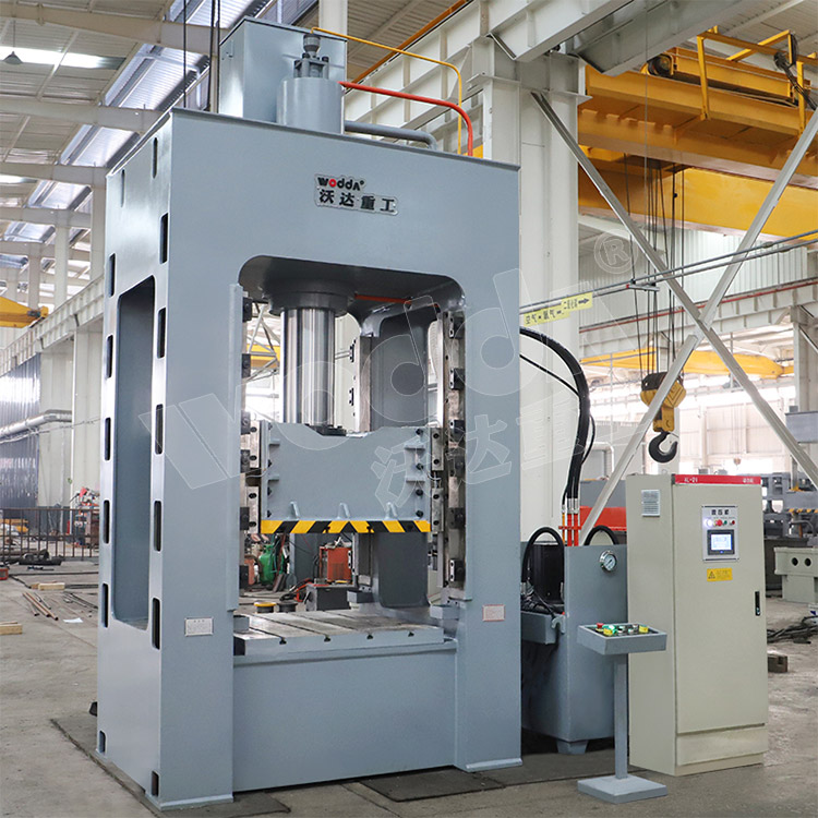 250噸(dūn)框架式拉伸液(yè)壓機（圖2）