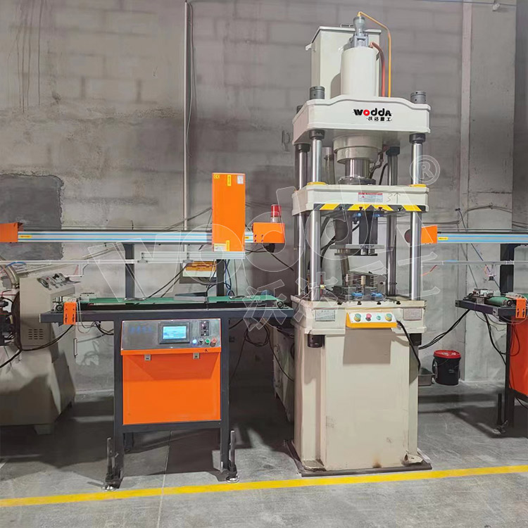 100噸不鏽(xiù)鋼廚具拉伸(shen)液壓機