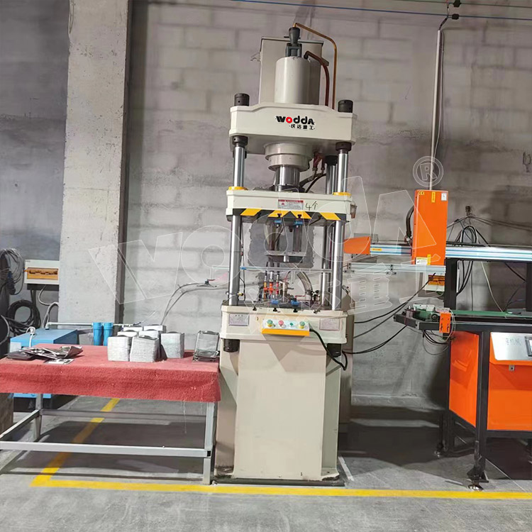 100噸(dūn)不鏽鋼廚具(jù)拉伸液壓機(jī)