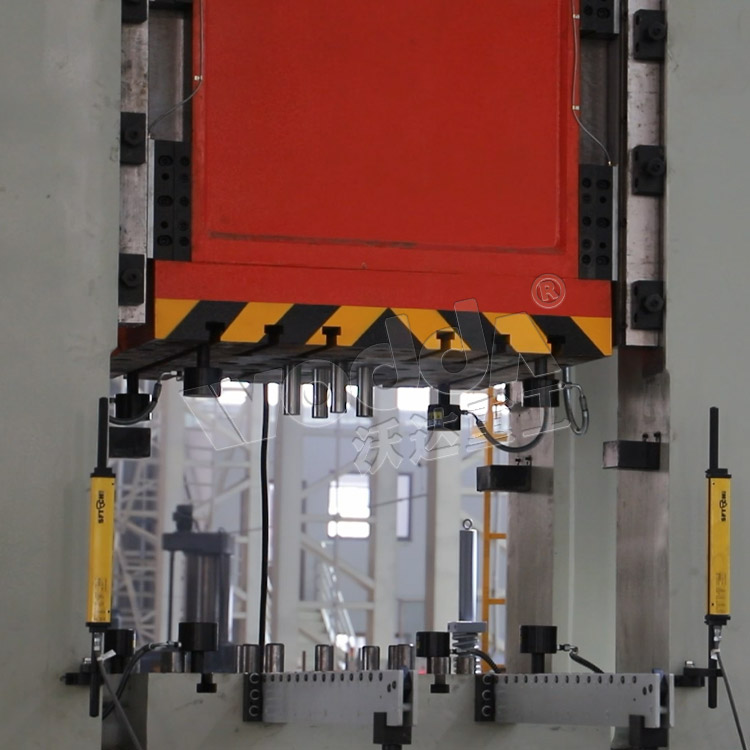 630噸框(kuàng)架液壓機(jī)（液壓墊）