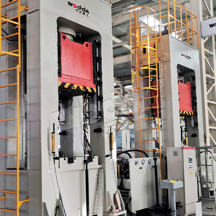 630噸框架(jia)液壓機（兩(liǎng)台）