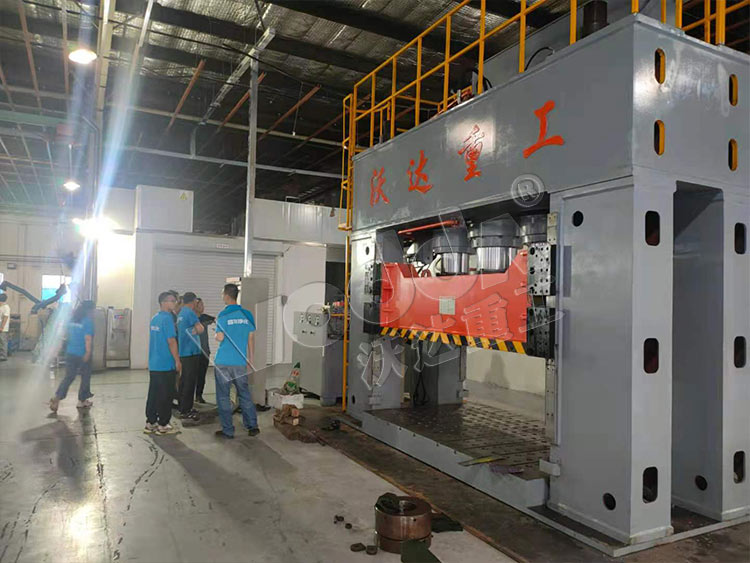 1000噸框(kuàng)架式液壓機(jī)