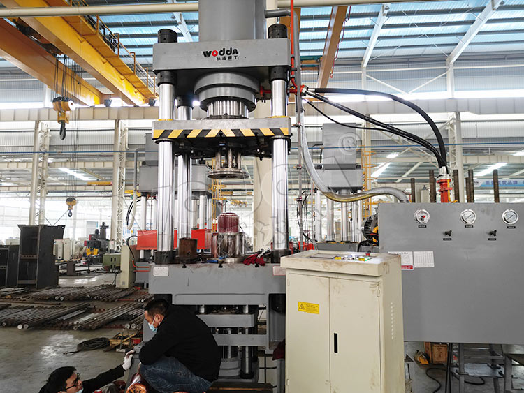 500噸(dun)冷泵紫(zi)銅内膽(dan)拉伸液(yè)壓機