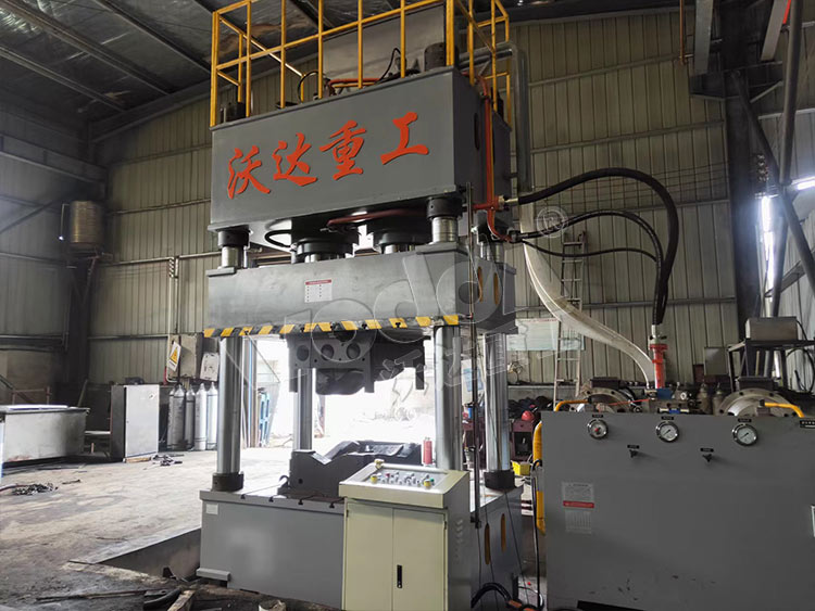 金屬(shǔ)壓型液壓機(ji)