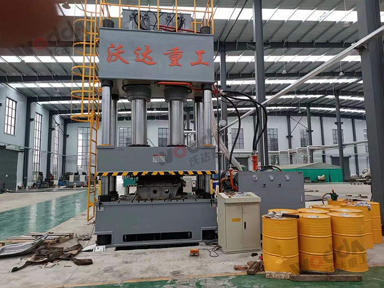 800噸汽車(che)配件液(yè)壓機