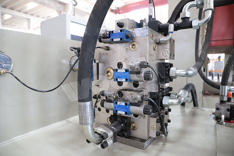 集成插(cha)裝閥