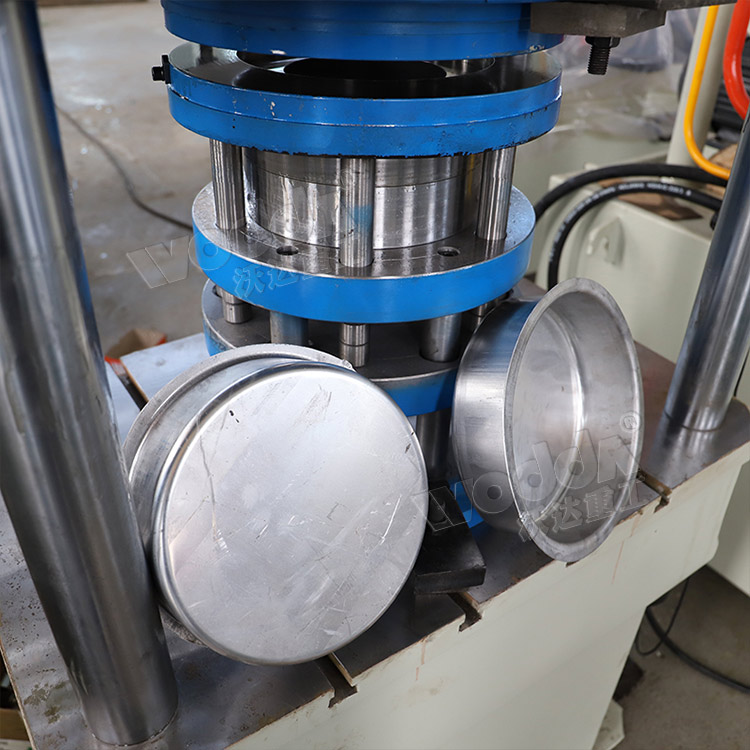 100噸(dun)四柱拉伸液壓(yā)機（模具）