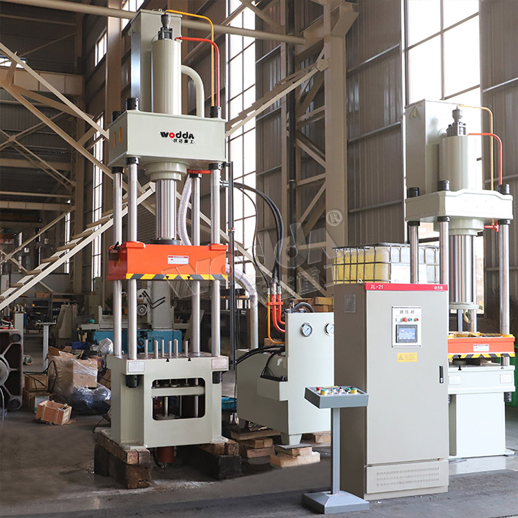 100噸(dun)伺服四柱(zhu)拉伸液壓(ya)機