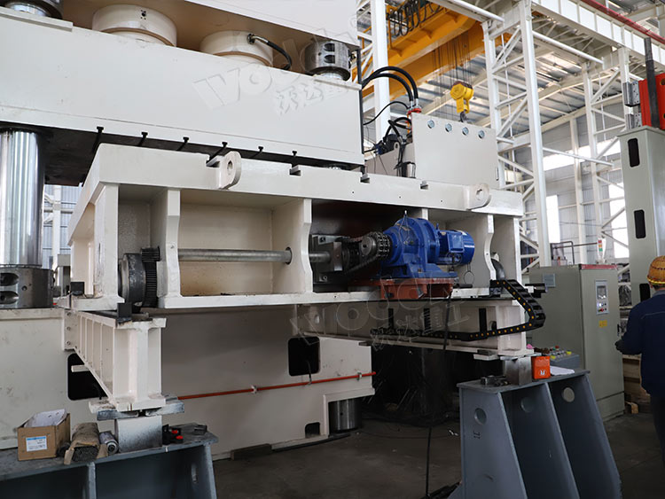 3000噸(dun)三梁四柱壓(ya)力機 (3)