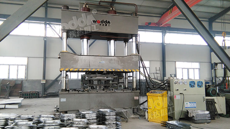 不鏽鋼水槽拉(lā)伸液壓機