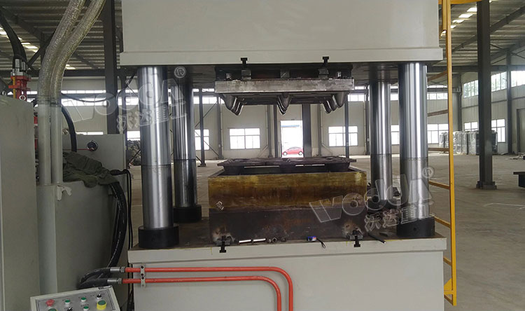 九腳塑料托盤模(mo)具