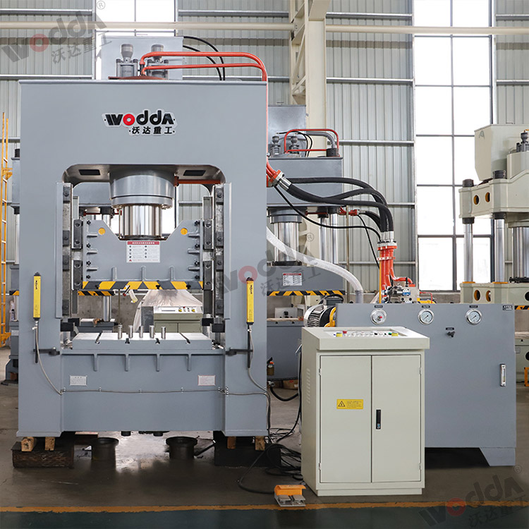 315噸框架(jia)式拉伸液(ye)壓機