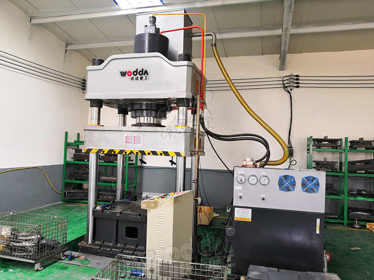 250噸(dun)金屬薄闆(pan)拉伸機