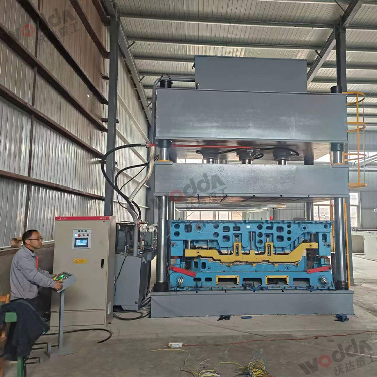 315噸(dūn)汽車内飾件液壓(ya)機