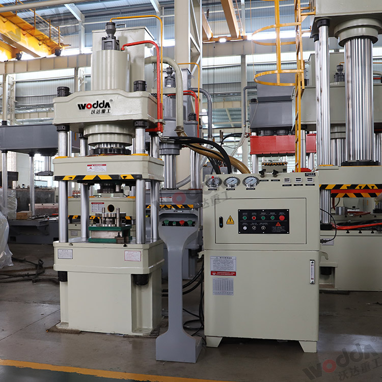 200噸下頂缸(gang)式拉伸液(yè)壓機