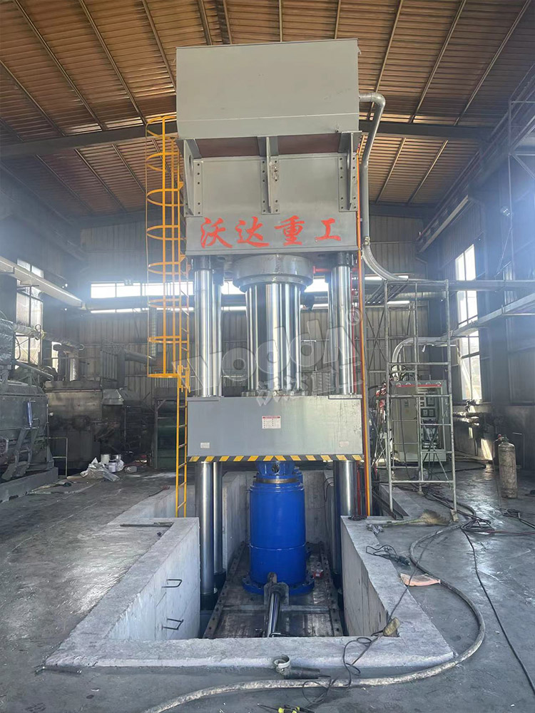 2000噸石墨(mo)坩埚成型液壓機(ji)多少錢一台