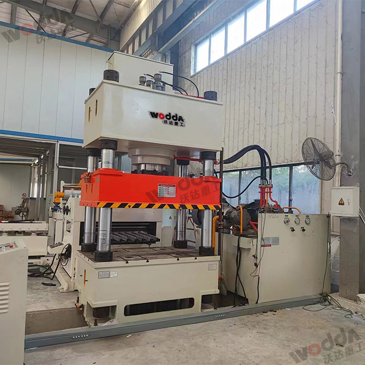 500噸液壓(ya)拉伸機客(kè)戶現場1