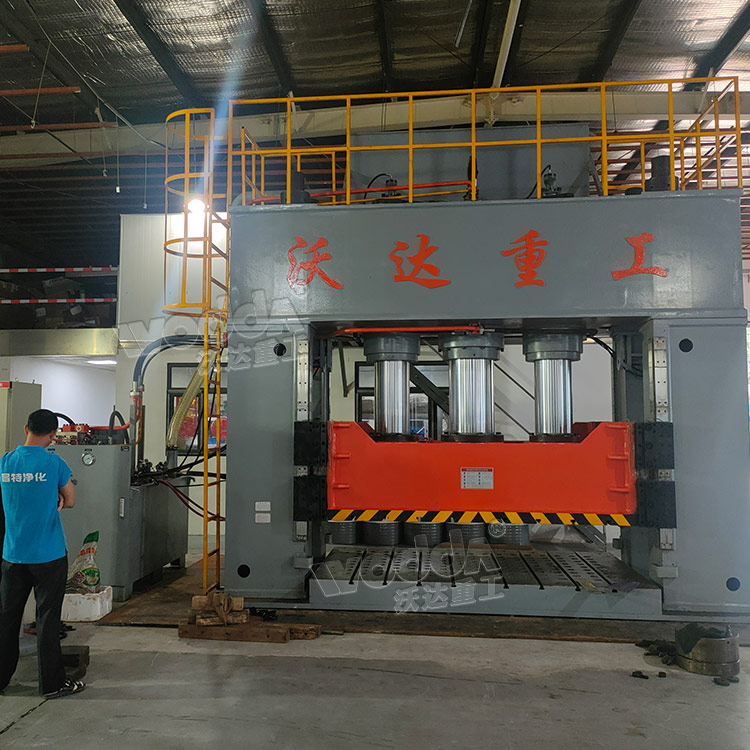 1000噸薄闆(pan)拉伸液壓(yā)機