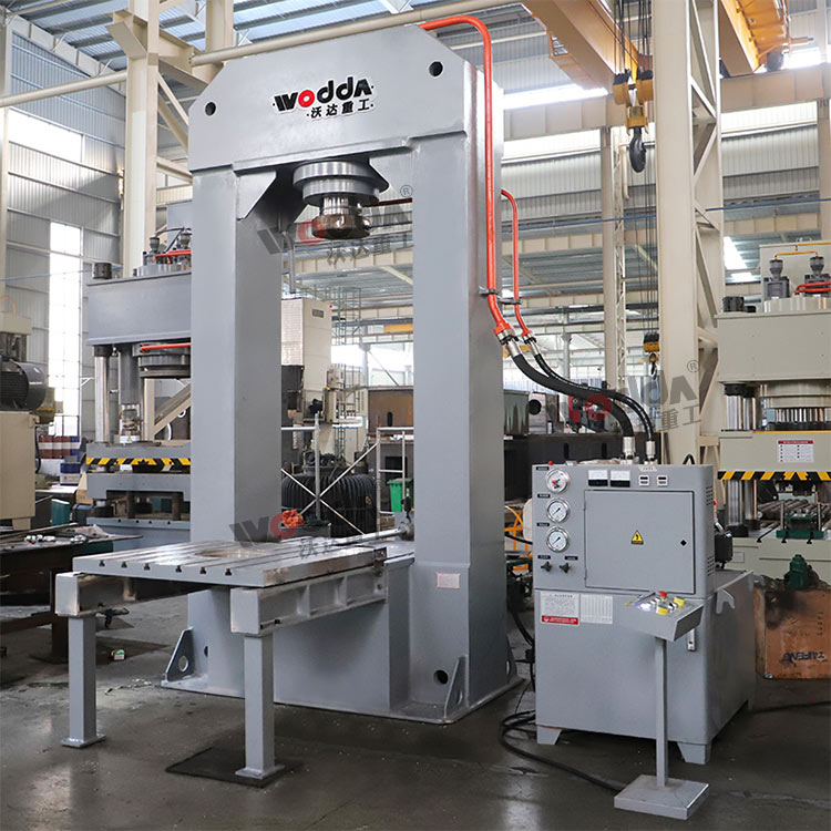 315噸龍門(mén)式液壓(yā)機