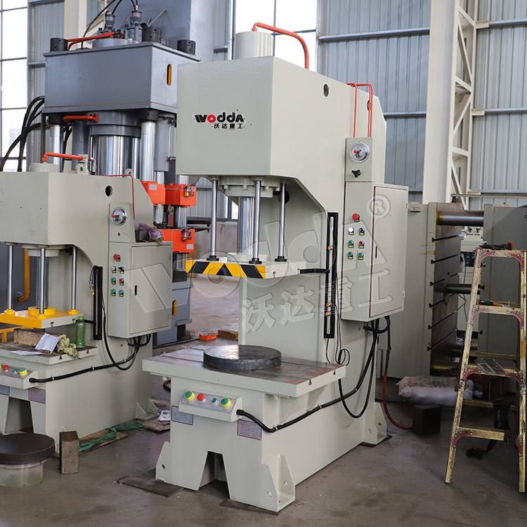 50噸(dun)單柱液壓機(ji)