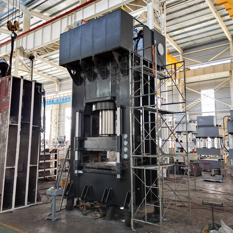 1800噸框架式(shì)油壓機