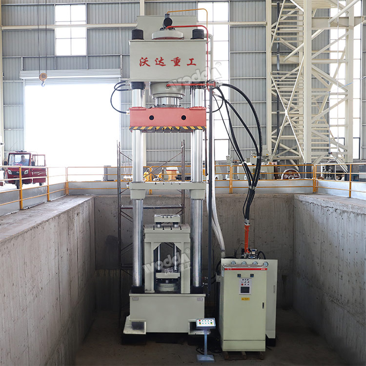 四(si)梁四柱(zhu)液壓機(ji)