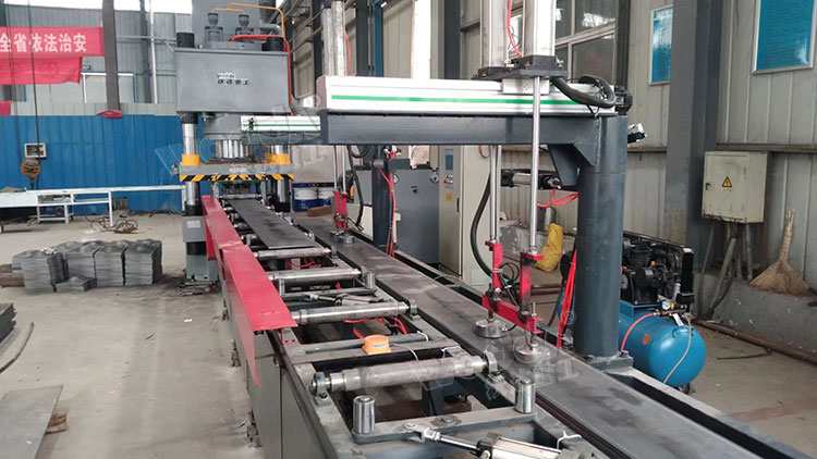 500噸全自動錨杆(gan)托盤生産線客(ke)戶現場
