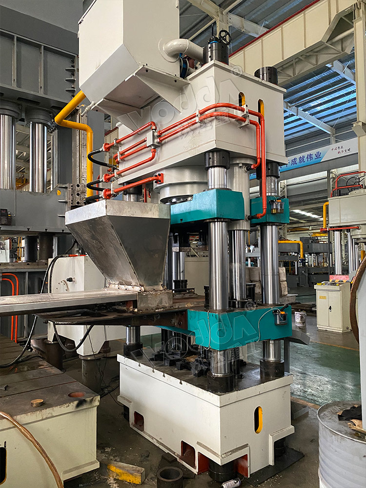 630噸全(quán)自動鹽磚機(jī)