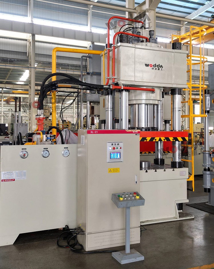 伺服800噸(dun)三梁四柱液壓機(jī)