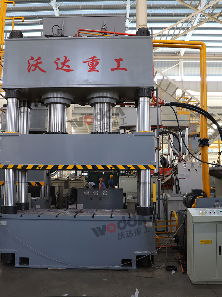 雙缸(gang)800噸四柱液壓機