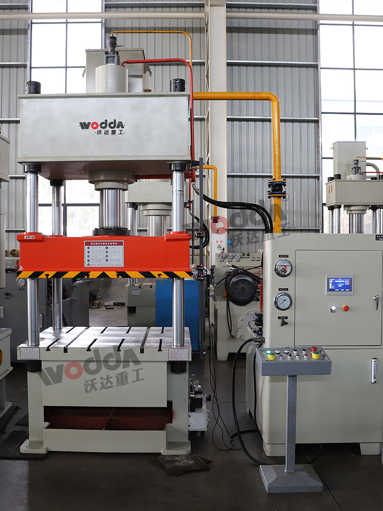 100噸四柱(zhu)液壓機