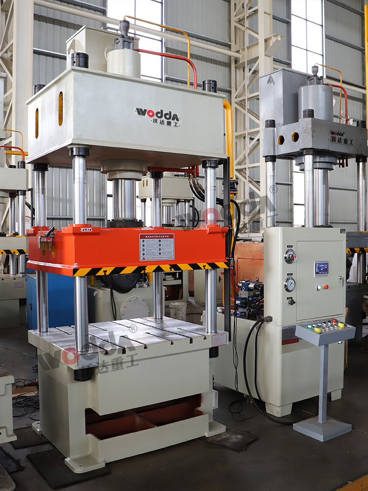 100噸三梁(liang)四柱液壓機