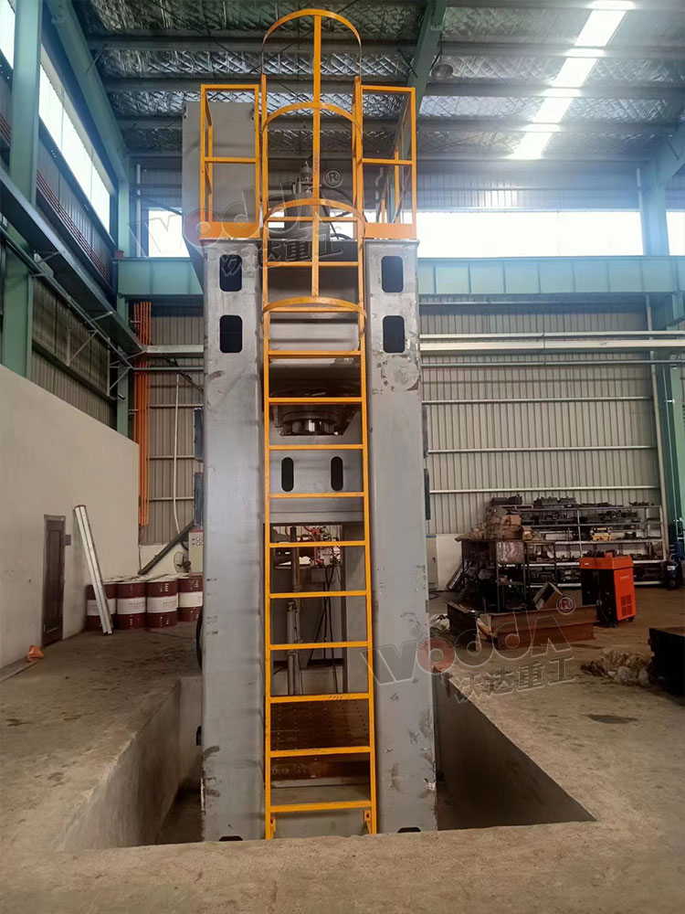 800噸(dūn)框架式液壓機(ji)現場調試